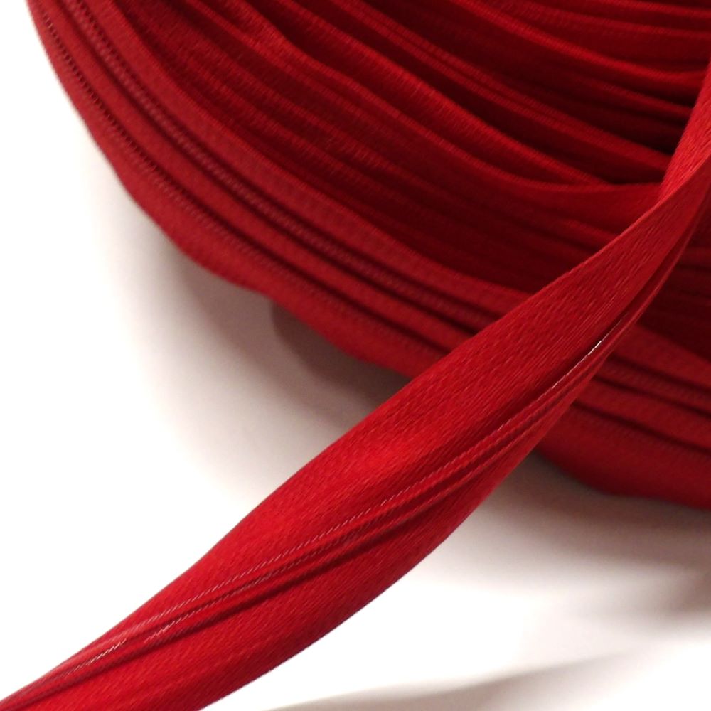 20 metres of RED Continuous zip on size number 3mm teeth 27mm wide loose in a bag