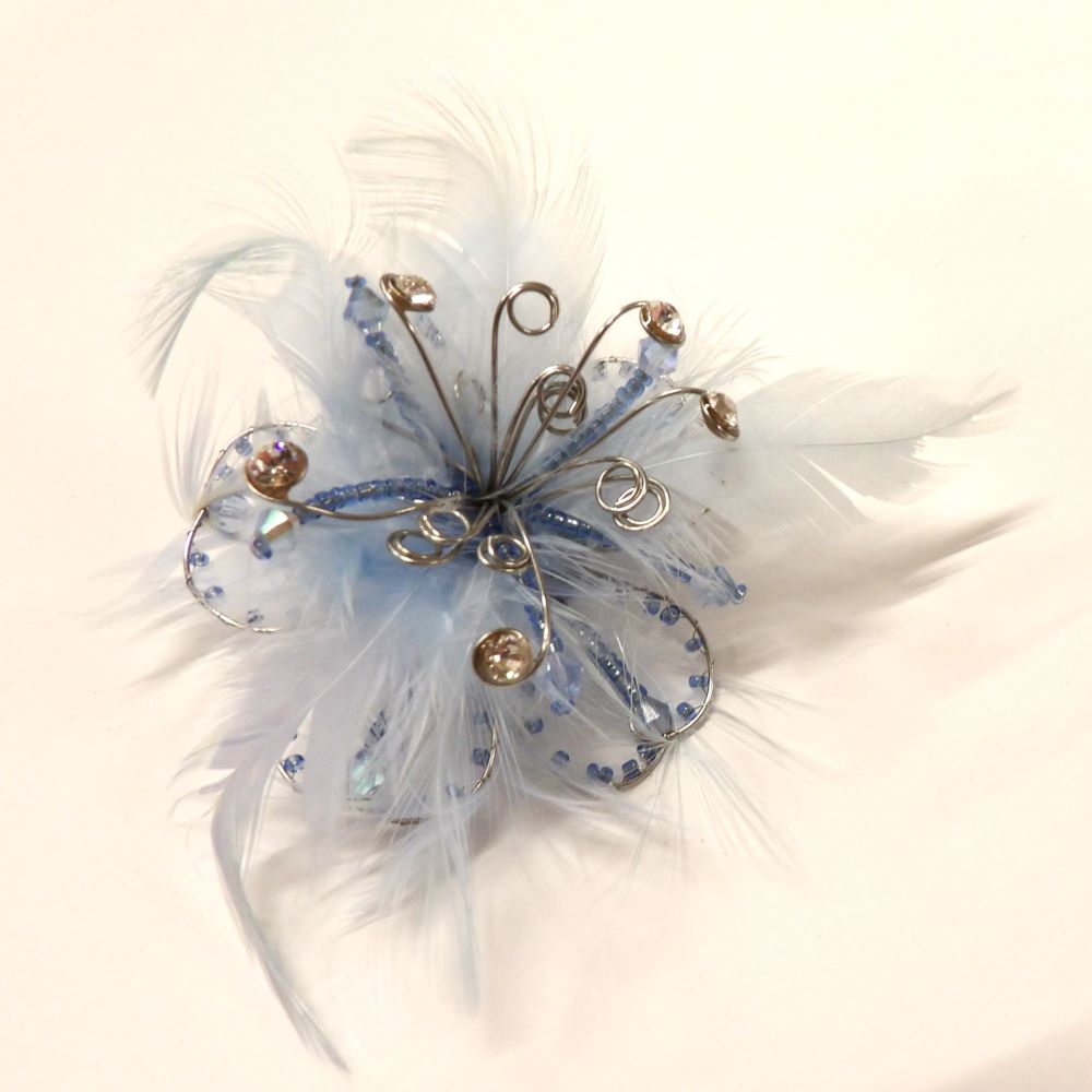5 Feathers with diamantes design light blue brooches size 55mm clearance
