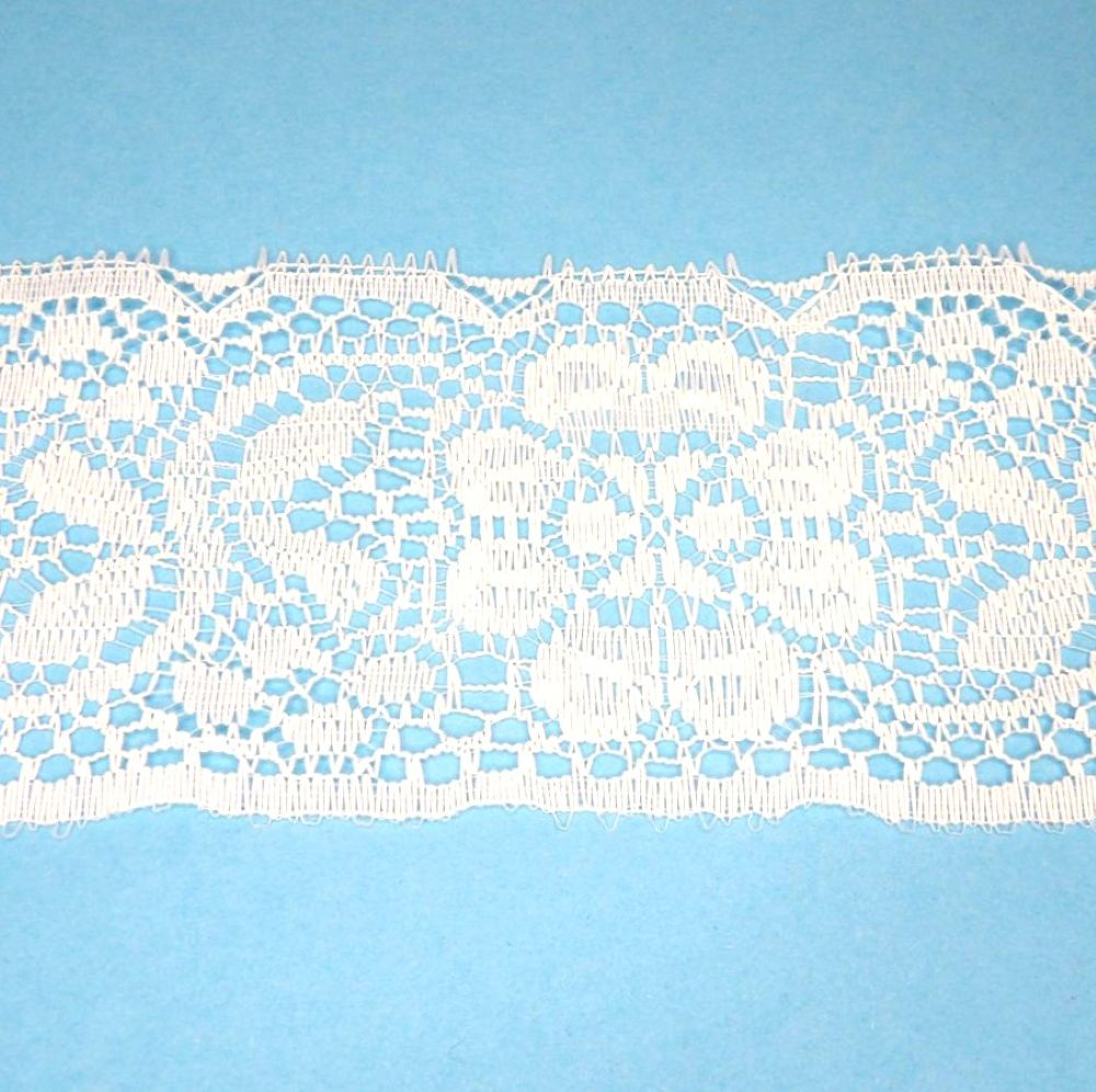 10 metres of light cream floral lace 70mm / 2.75 inch wide clearance
