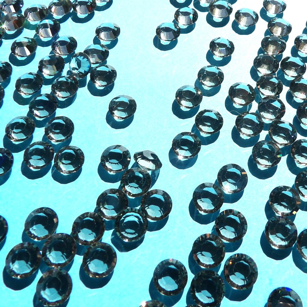 360 x Quality Unfoiled Crystal for making jewellery SS29 approximately 6mm choice of colour clearance