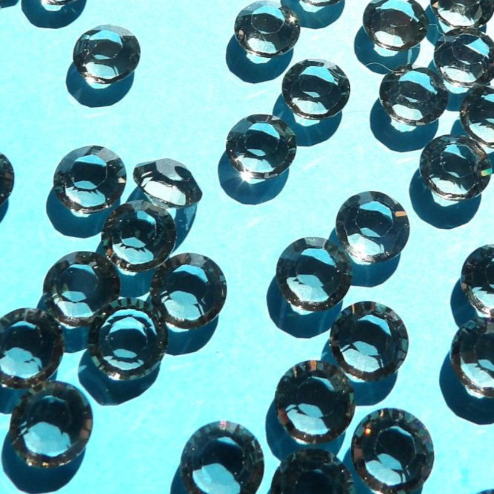 144 x Quality Unfoiled Crystal for making jewellery SS39 approximately 8mm choice of colour clearance