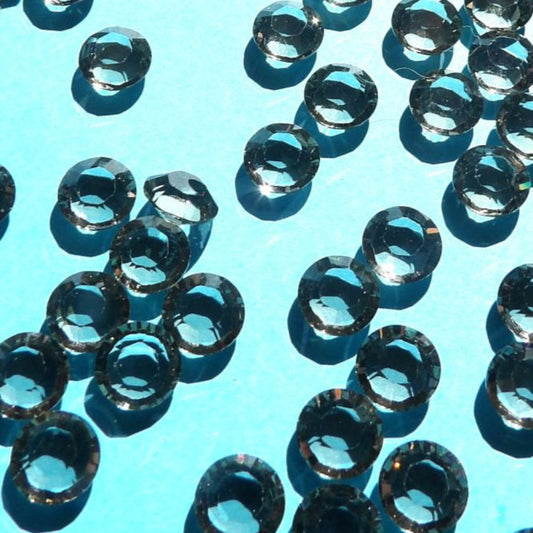 24 x Quality Unfoiled Crystal Diamantes for making jewellery SS39 approximately 8mm choice of colour clearance