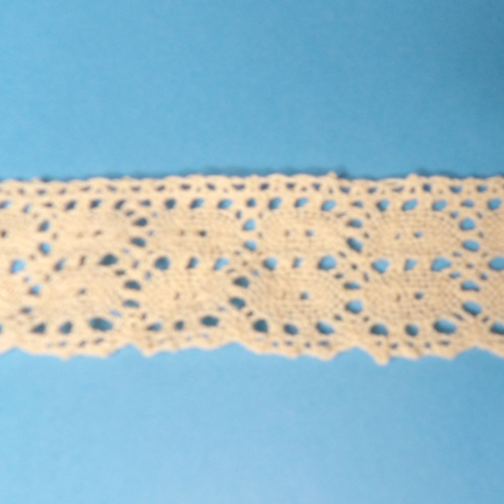 10 metres of cream cotton type lace 44mm clearance