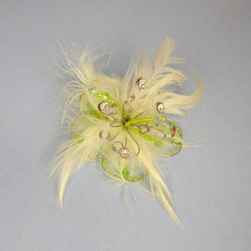 5 Feathers With Diamantes Design Light Green Brooches Size 55mm Clearance