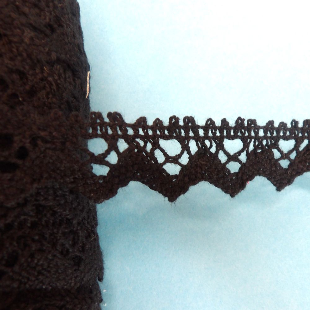 10 Metres Of Black Cotton Lace 18mm Wide Loose In A Bag Clearance