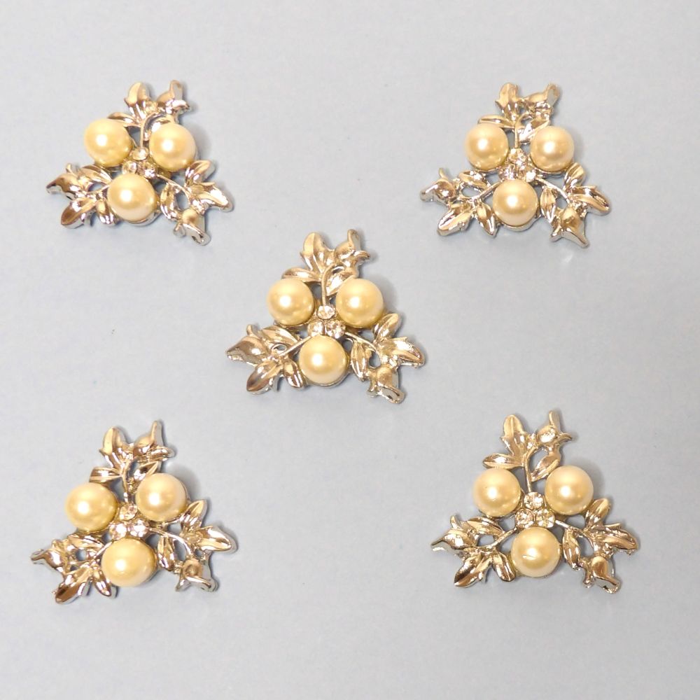 5 Pearls And Silver Colour Metal Diamantes Flat Back Trims Size 21mm With 3 x 7mm Pearls Clearance