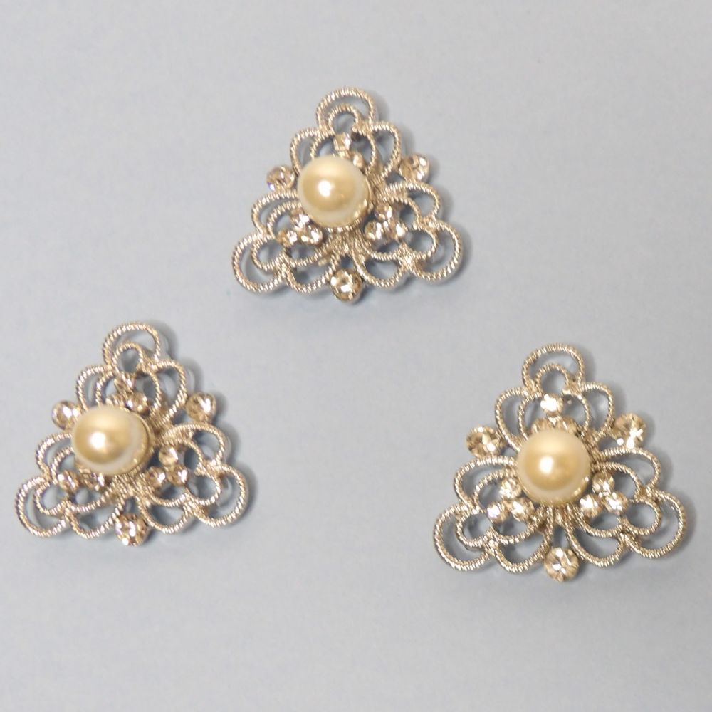 3 Pearls And Silver Colour triangle Shape Metal Diamantes Brooches Size 35mm With One 9mm Pearls Clearance