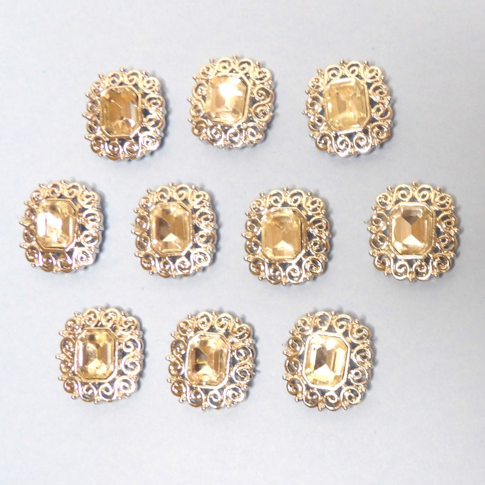 10 Oblong Silver Colour Metal Flat Back With Clear 10mm x 8mm Centre Stone Trims Size 20mm x 19mm Clearance