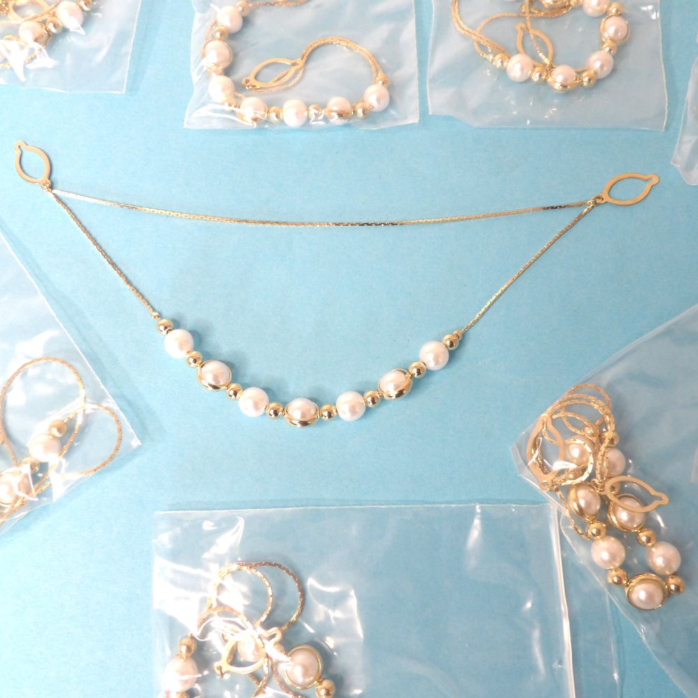 10 Gold Colour Fine Metal Metal Chains With 7 White 7mm Pearls And 2 Metal Loops Size 20cm Long Clearance
