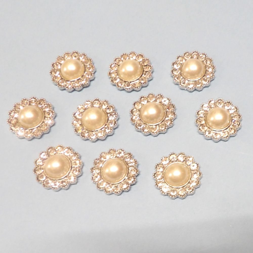 10 Round Shape With Sparkly Diamantes With White Pearl In Centre Flat Back Size 23mm Clearance