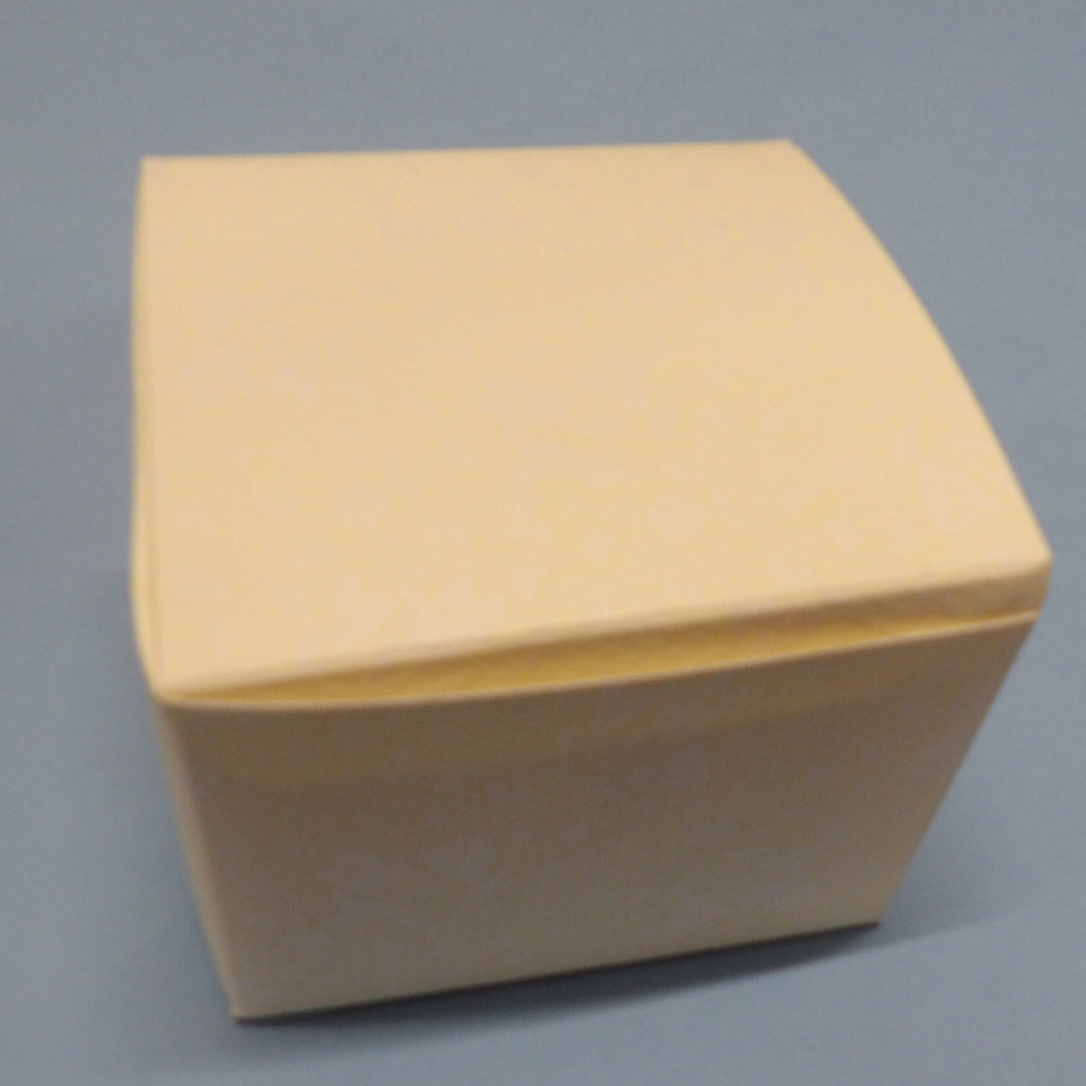 10 Ivory Boxes With Flower Design Flat Packed Size 10cm x 10cm x 7cm Clearance