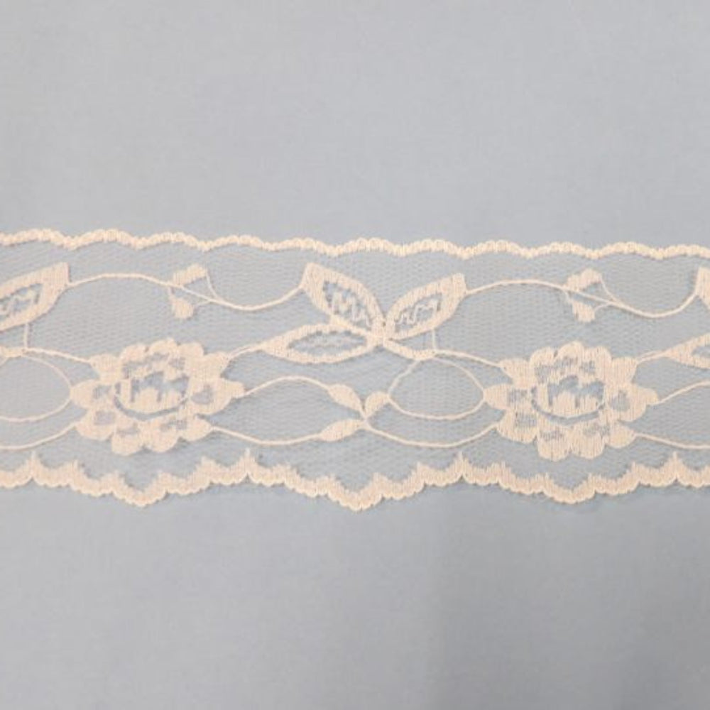 10 Metres Of Fine Light Ivory Floral Lace 65mm Wide Loose In A Bag Clearance
