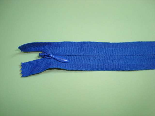 10 Invisible Concealed zips size 56cm / 22 inch choice of colour