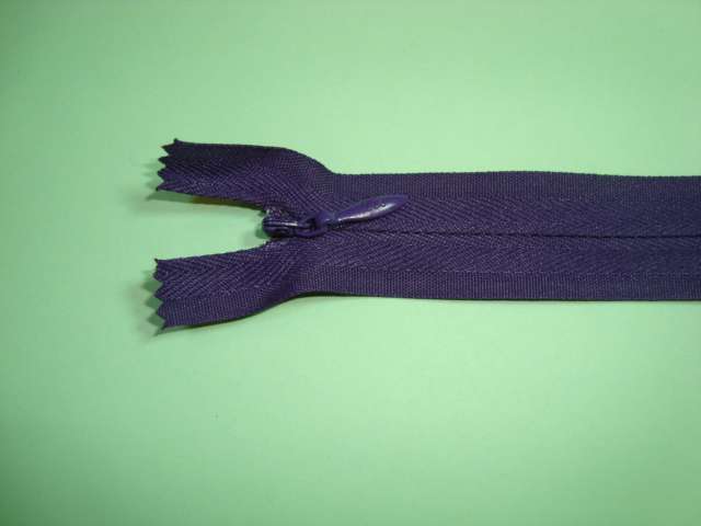 10 Invisible Concealed zips size 23cm / 9 inch choice of colour