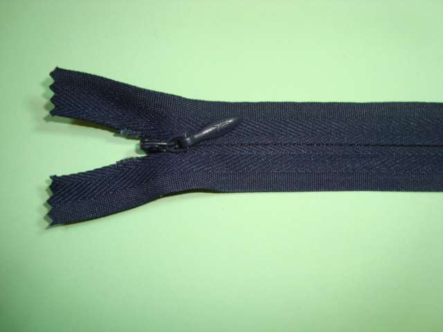10 Invisible Concealed zips size 36cm / 14 inch choice of colour