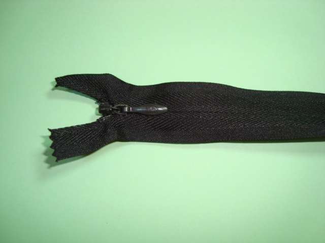 10 Invisible Concealed zips size 18cm / 7 inch choice of colour