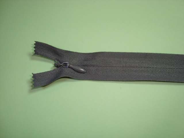 10 Invisible Concealed zips size 36cm / 14 inch choice of colour