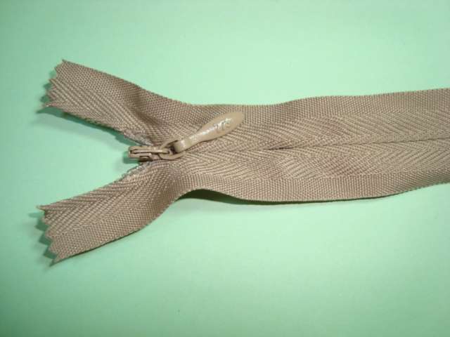 10 Invisible Concealed zips size 41cm / 16 inch choice of colour
