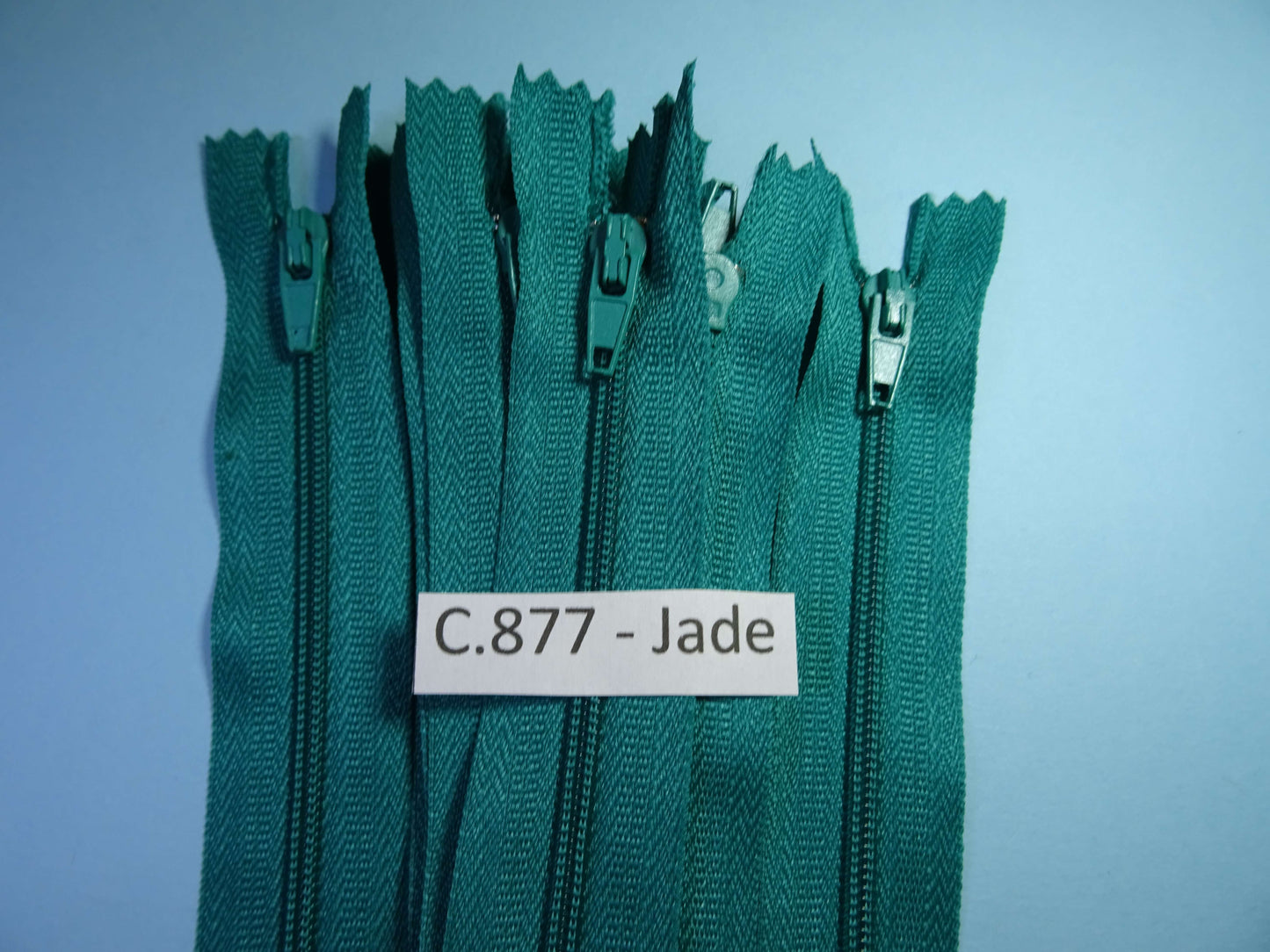 10 Closed End Zips Size 20cm / 8 inch Choice Of Colour