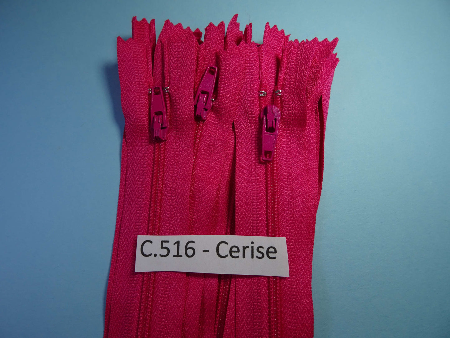 10 Closed End Zips Size 20cm / 8 inch Choice Of Colour