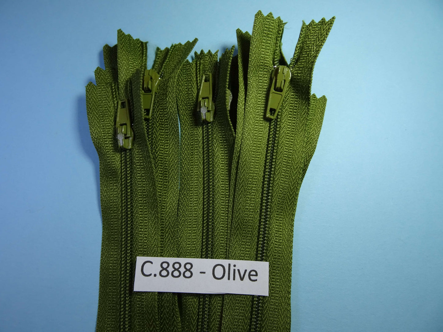10 Closed End Zips Size 20cm / 8 inch Choice Of Colour
