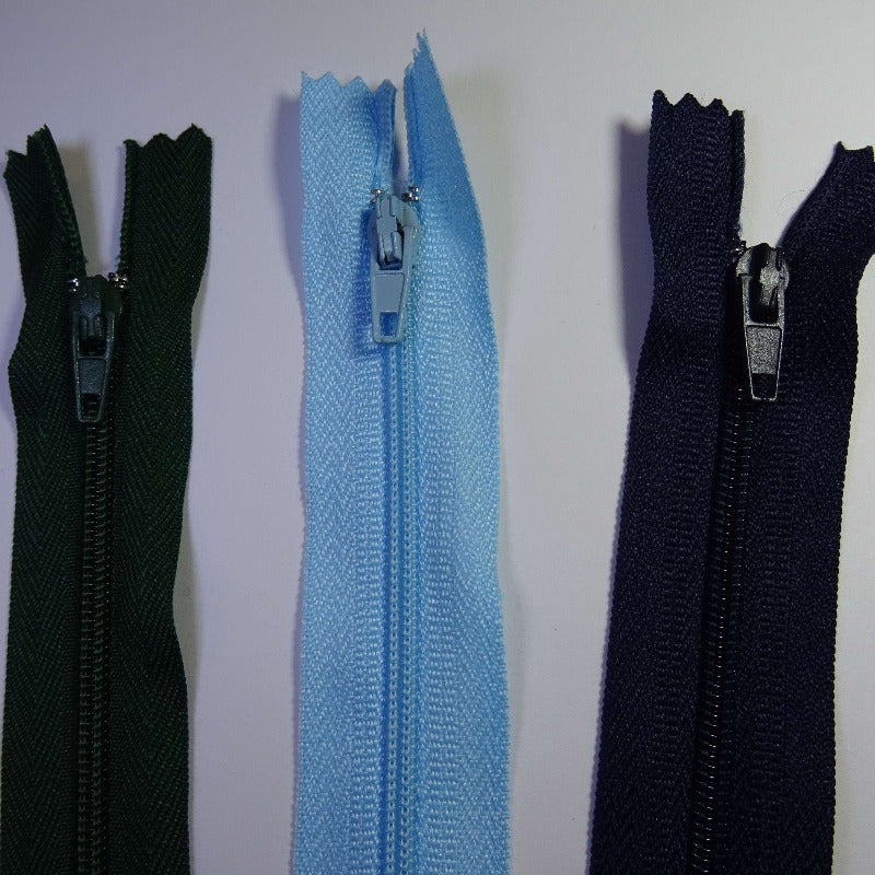 10 Closed End Zips Size 20cm / 8 inch Choice Of Colour