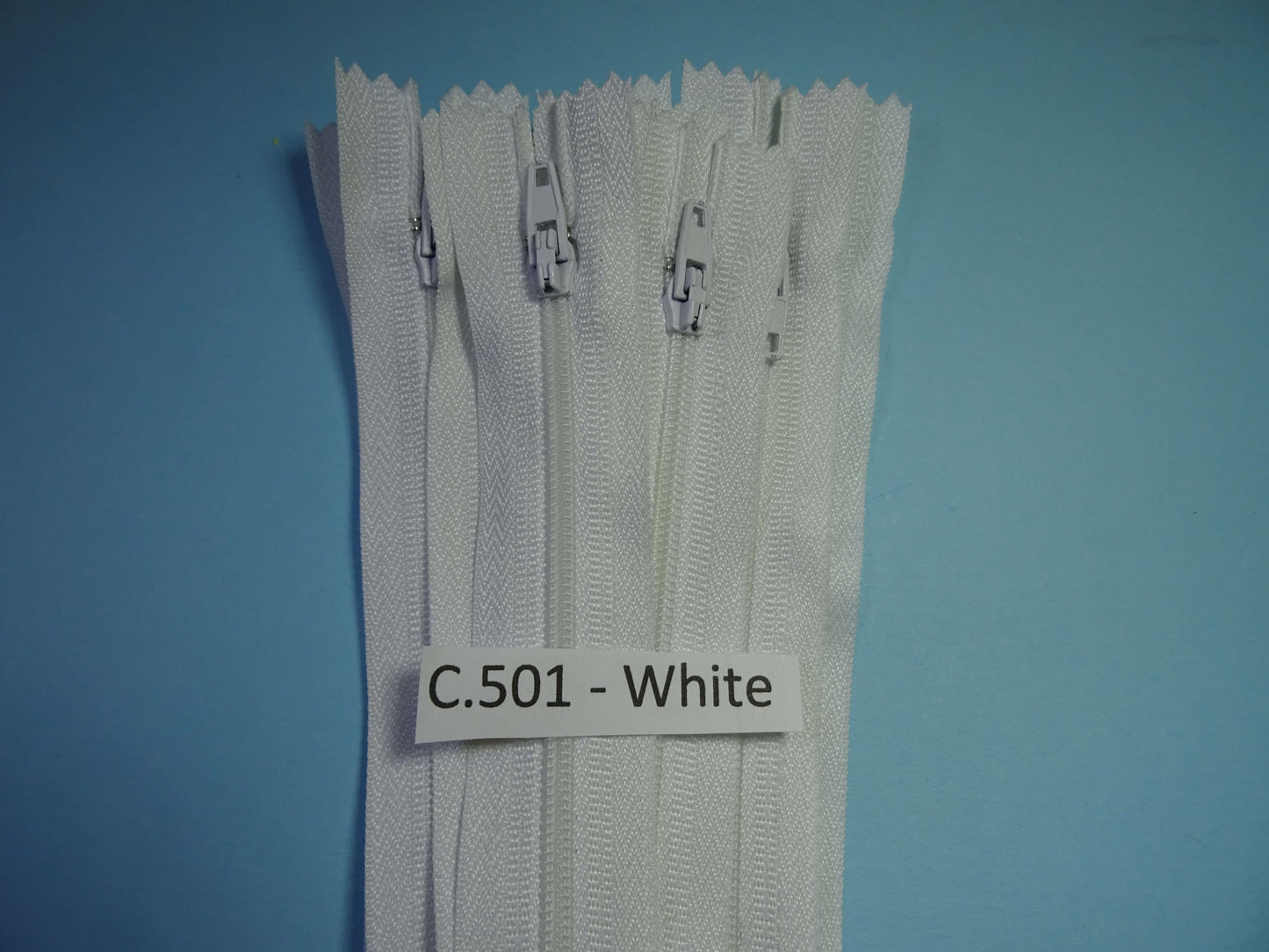 10 Closed End Zips Size 20cm / 8 inch Choice Of Colour