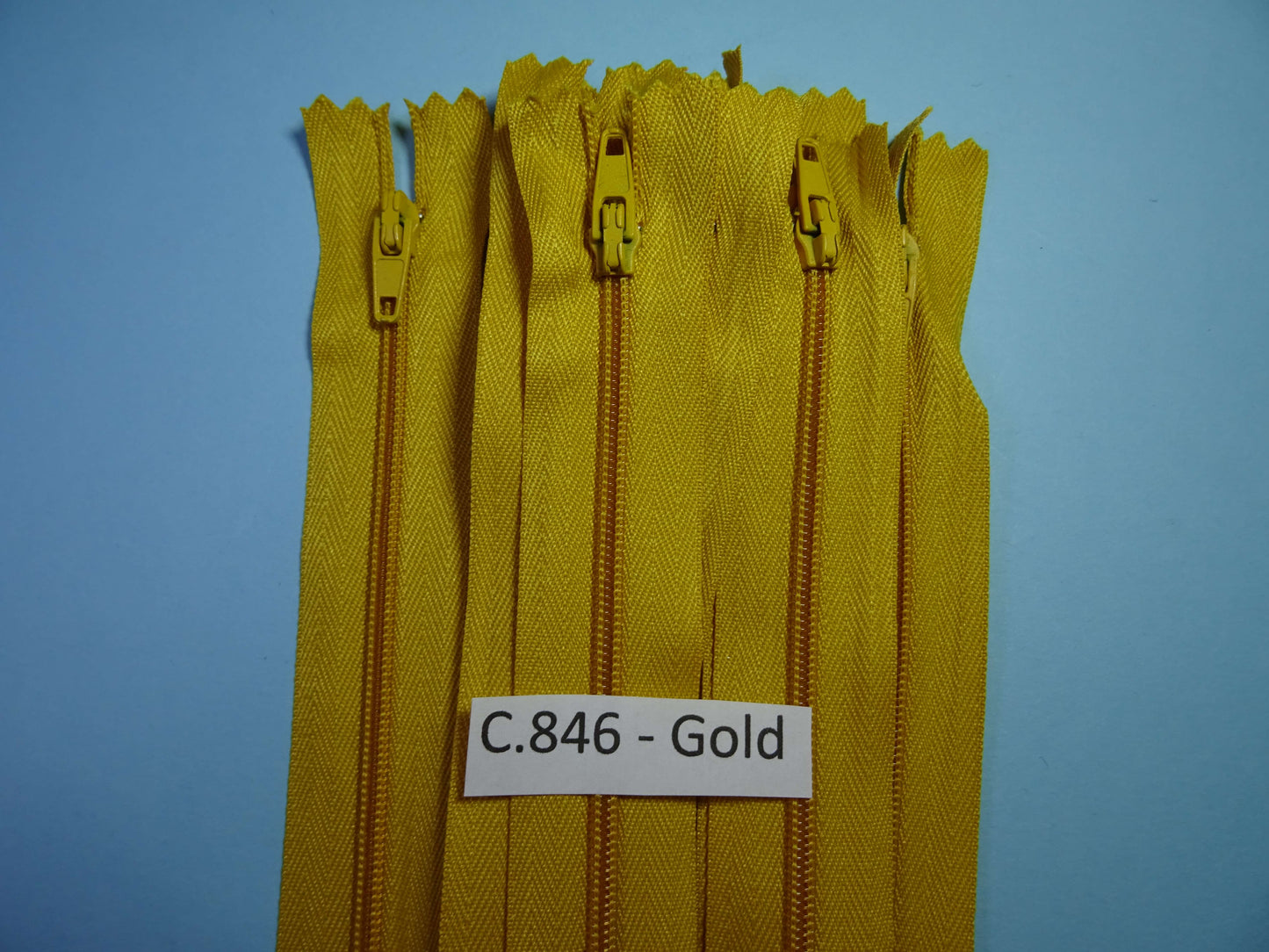 10 Closed End Zips Size 20cm / 8 inch Choice Of Colour