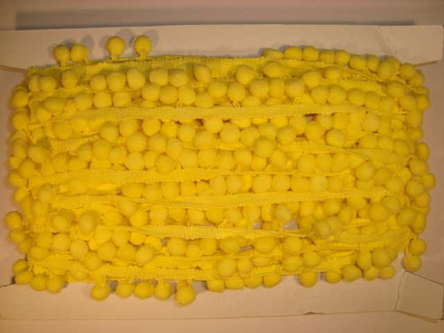 15 metres pompom fringe