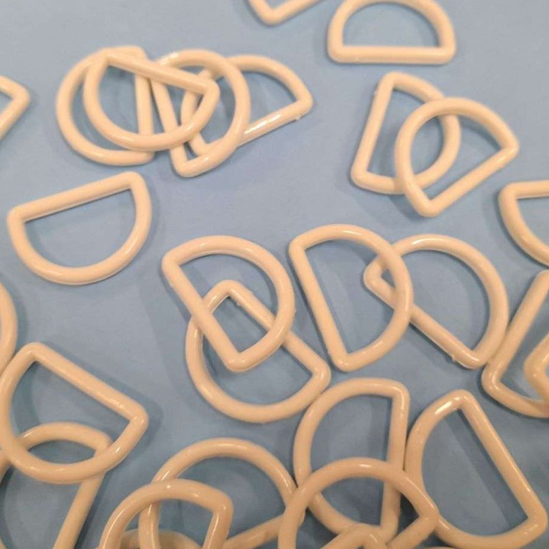 50 white plastic D RINGS size 20mm clearance