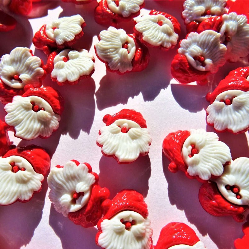 100 Santa Face buttons size 20mm x 18mm
