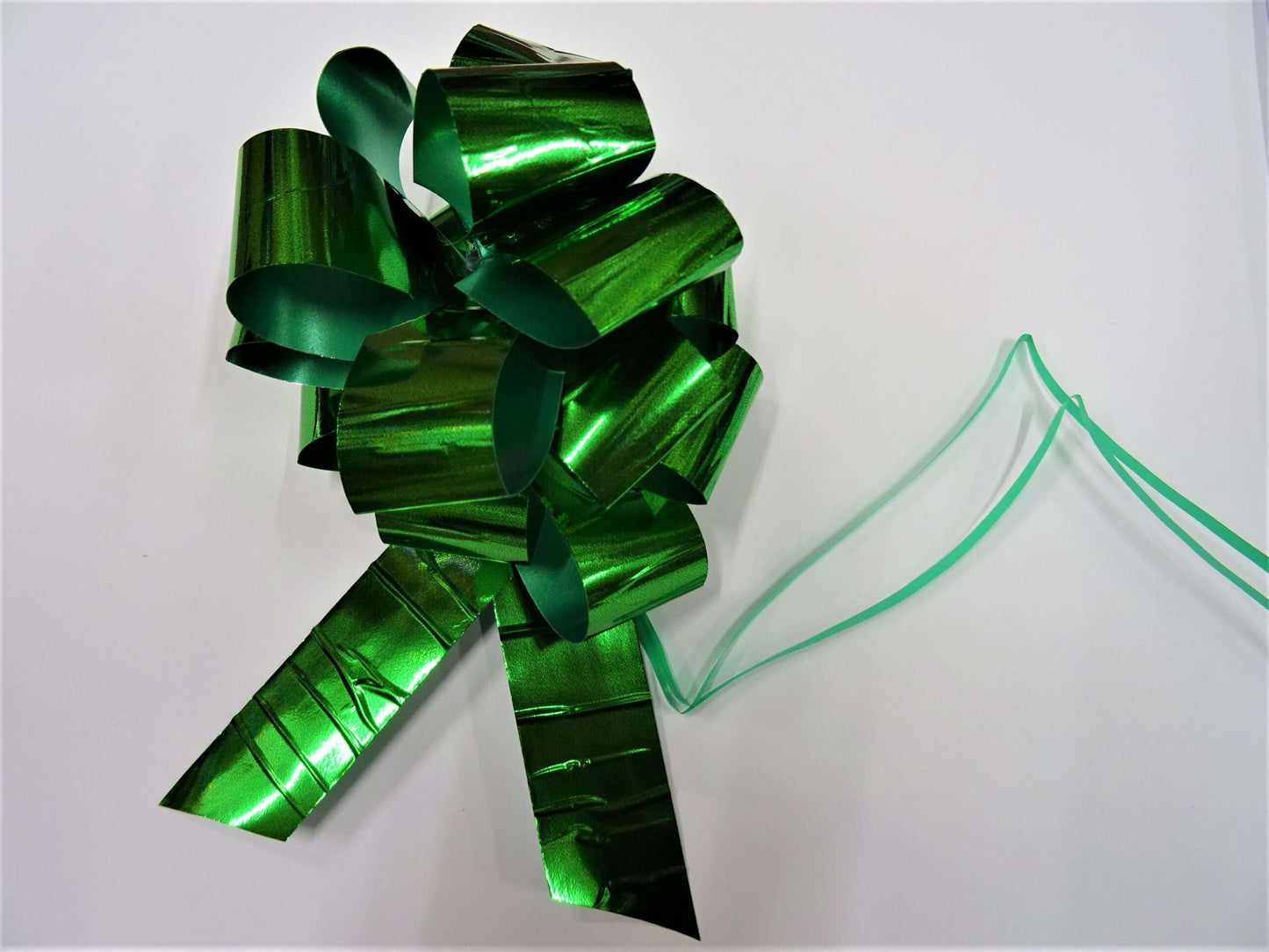 50 emerald green pull up bows 32mm crinkle metallic ribbon clearance