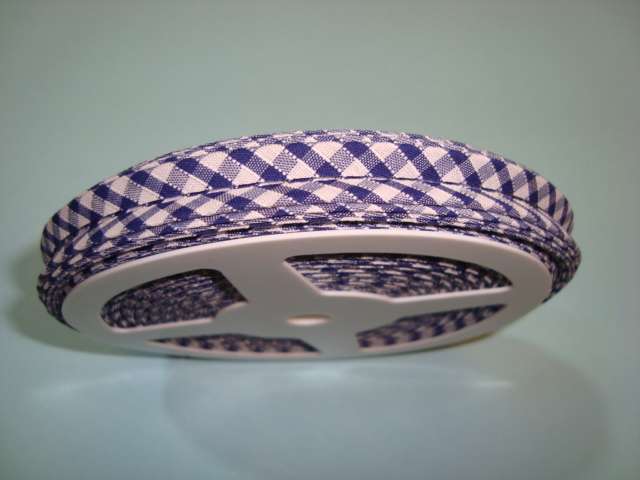 25 metres of Gingham bias binding 16mm wide
