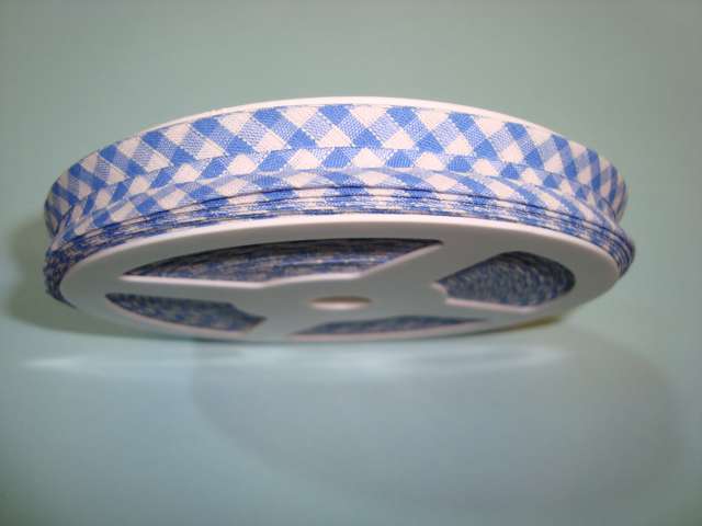 25 metres of Gingham bias binding 16mm wide