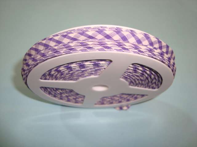 25 metres of Gingham bias binding 16mm wide