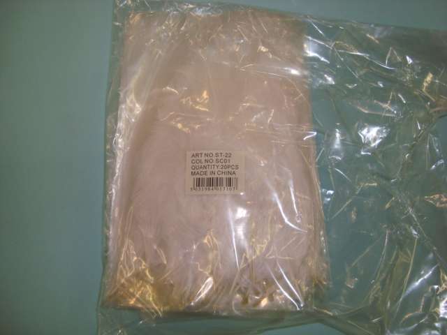 Pack of 20 small marabou feathers approximate size 13cm / 5 inch