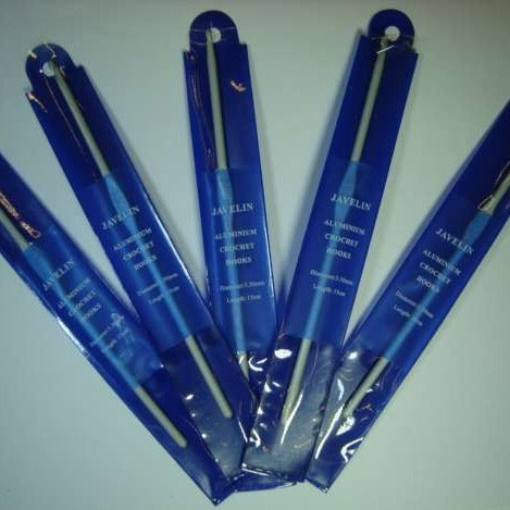 Box of 10 crochet hooks 15cm long