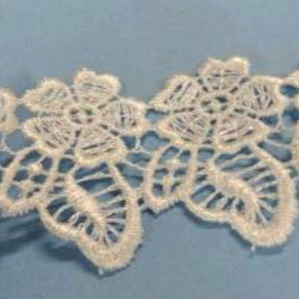 5 Metres Of White Guipure Lace Flowers And Leaves Design 40mm Wide