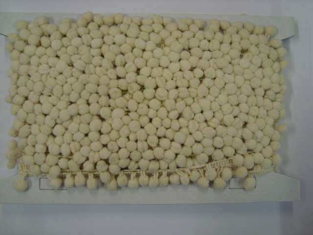 15 metres pompom fringe
