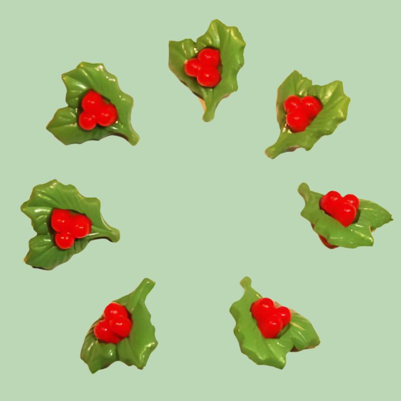 100 Holly Shape Christmas Buttons Size 15mm