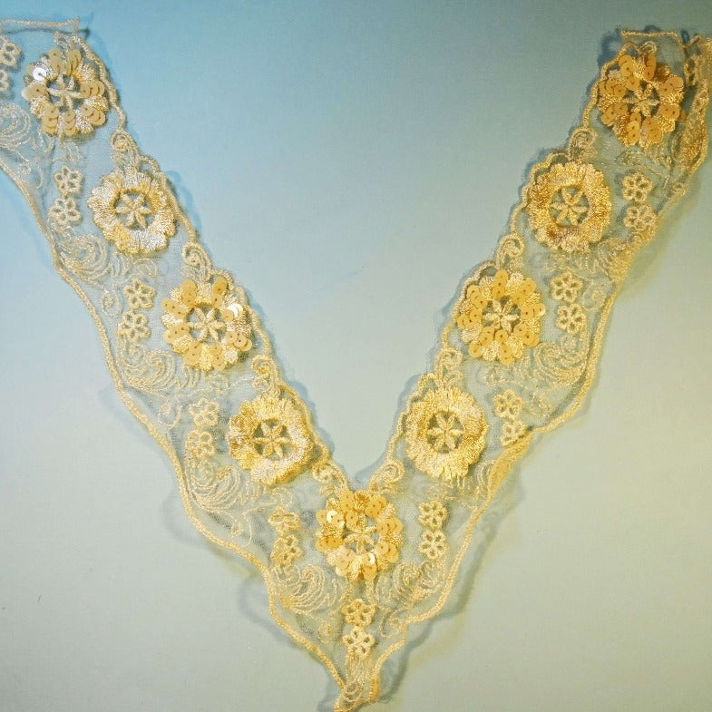 Fine lace motif with sequins cream 25cm x 30cm x 6cm clearance
