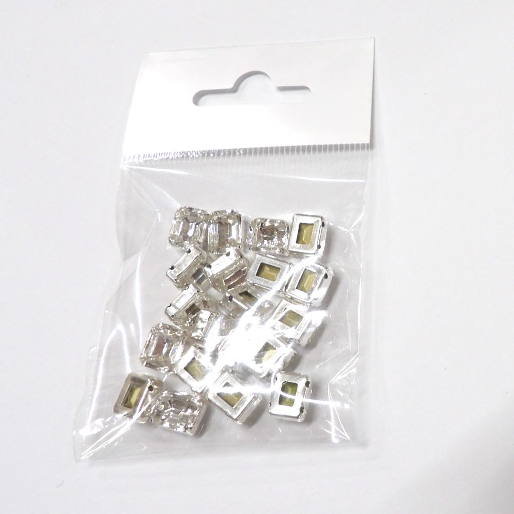 20 oblong Sew on clear Crystal Diamante Rhinestone set in silver colour metal size 10mm x 8mm clearance