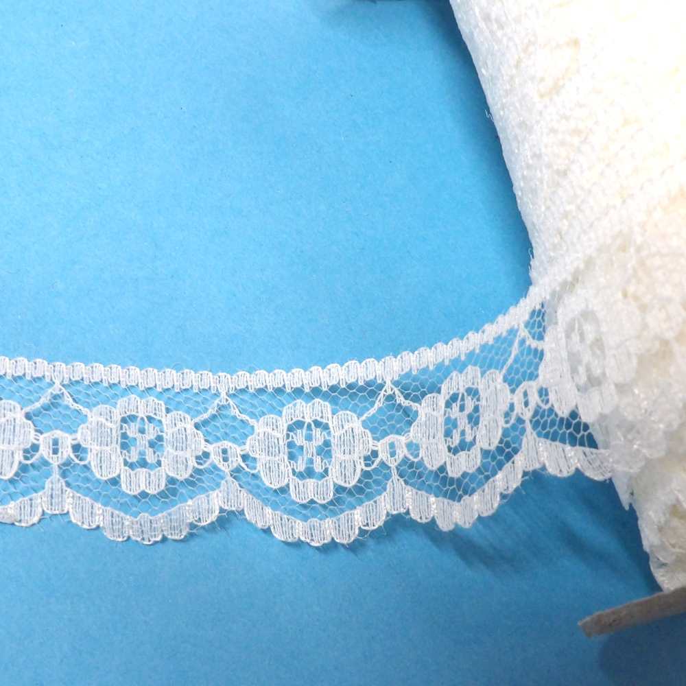 10 metre reel of flower design ivory lace 25mm / 1 inch wide clearance