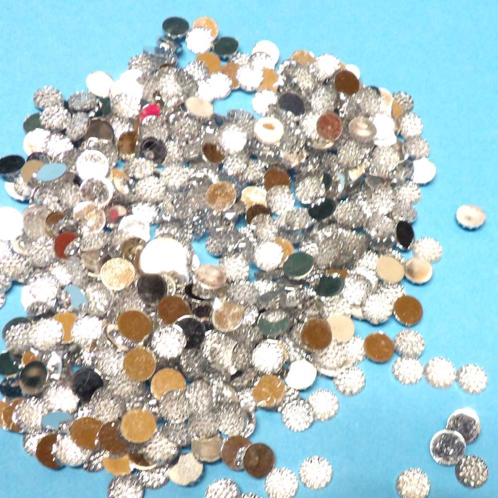 500 Approximately Of Clear Bubble Acrylic Flat Back Gems with raised design size 8mm clearance