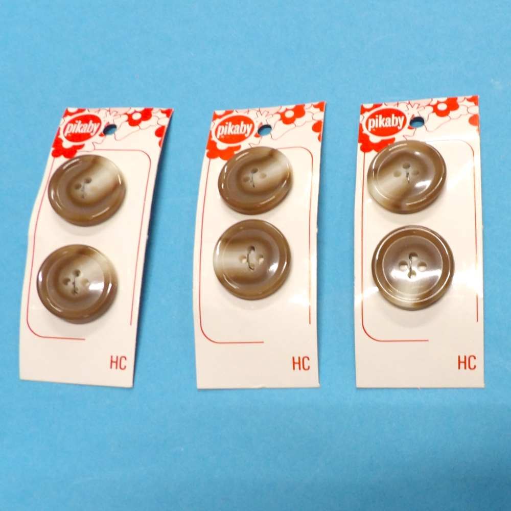 10 cards of light brown / ivory 4 hole buttons 2 on each card 25mm clearance Pikaby Brand Vintage