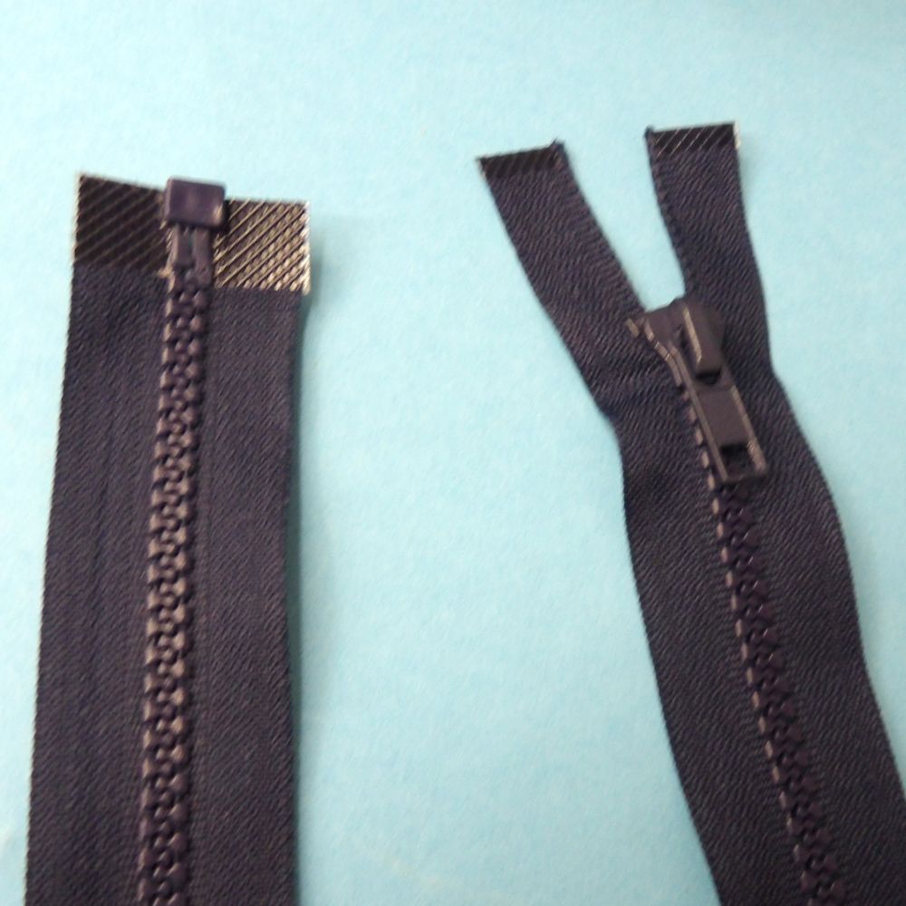 5 plastic chunky open end zips navy size 59cm / 23 inch clearance