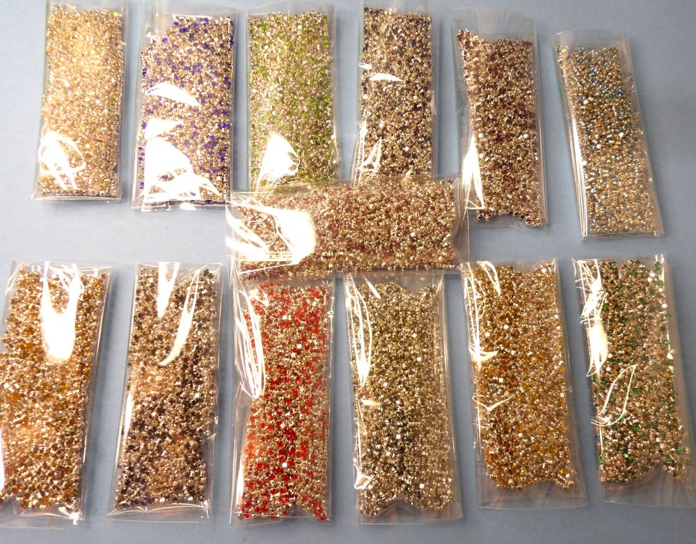 1440 x Sew On Diamantes Set In Silver Colour Metal Size 2mm choice of colour clearance