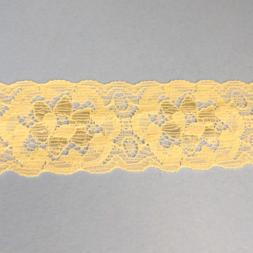 10 Metres Of Light Peach  Floral Lace With Double Edged Design 38mm Wide Clearance Loose In A Bag