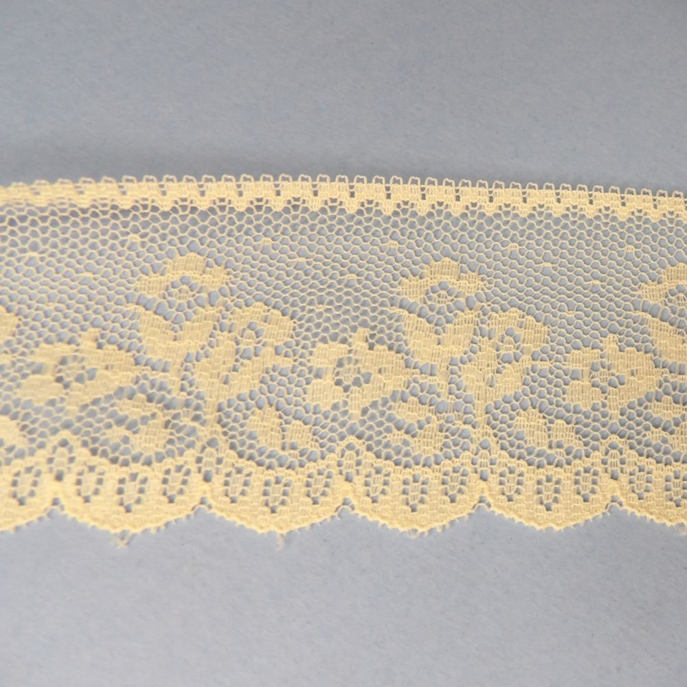 10 Metres Of Light Peach  Floral Lace 50mm Wide Clearance Loose In A Bag