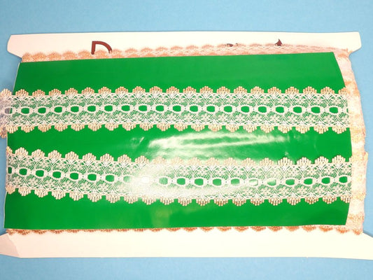 46 Metres Of White / Peach Knitting In Lace 32mm Wide Clearance
